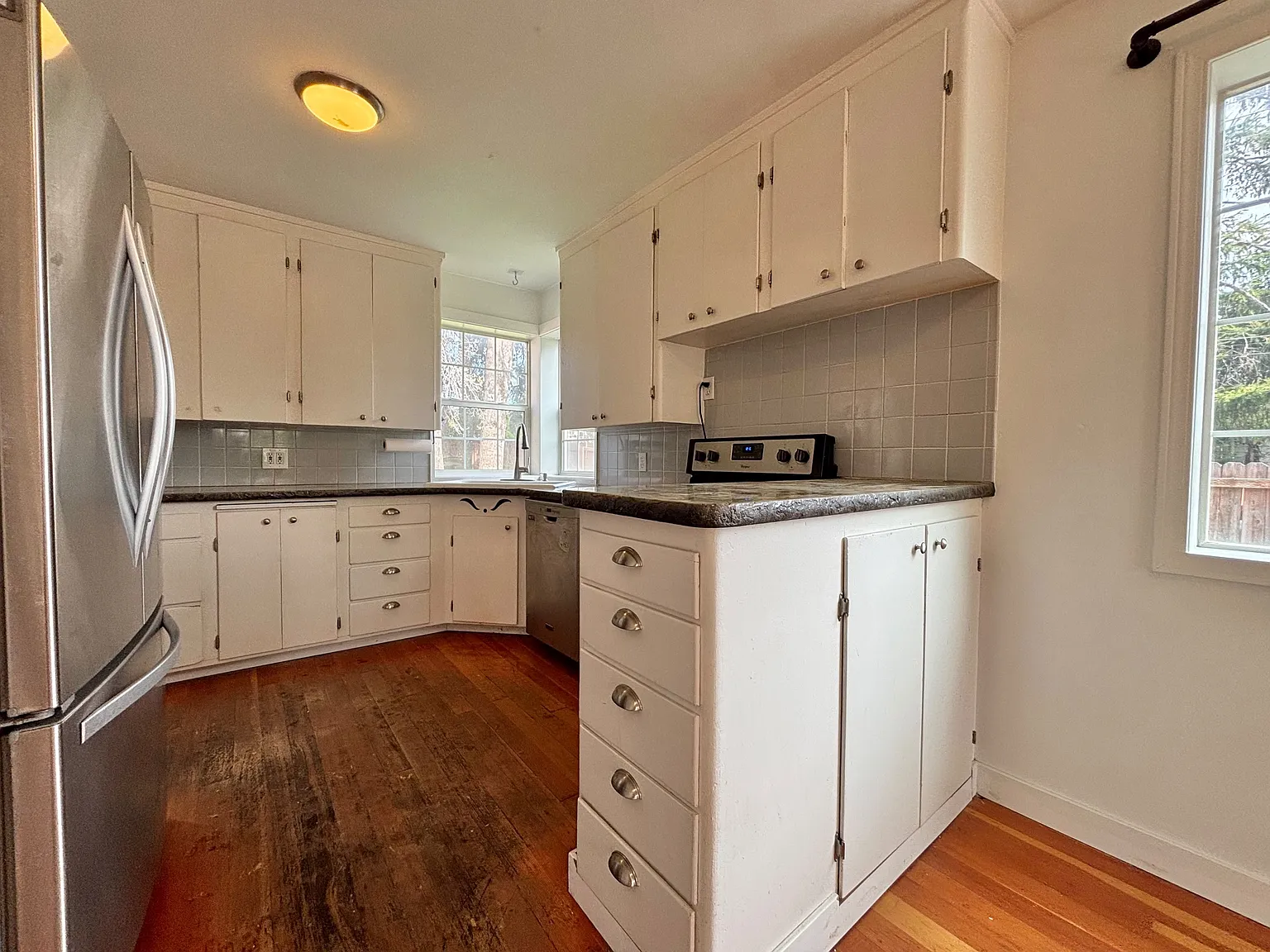 2 bed, 1920 sqft, $2,395 — Photo 4