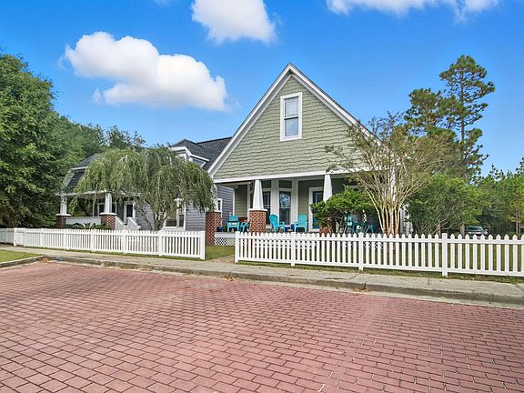 2nd image of 21 Craftsman Ln