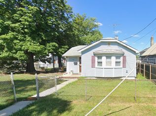 90 Roosevelt Ave, Laurence Harbor, NJ 08879