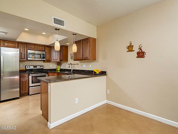 5th image of 896 W Safari Dr