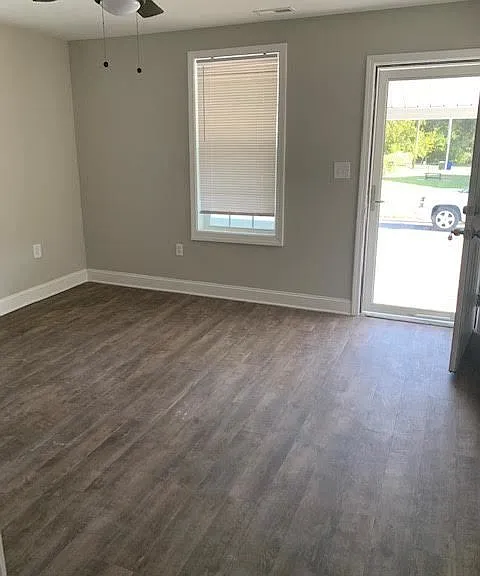 407 Deck St #B — Photo 3