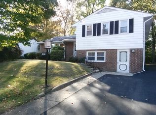 8218 Forest Hills Dr, Elkins Park, PA 19027