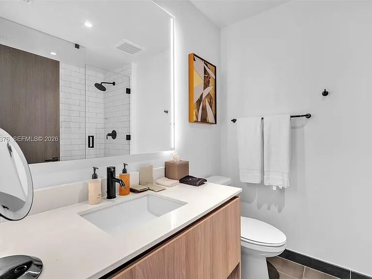 398 NE 5th St #Penthouse 4701 — Photo 28