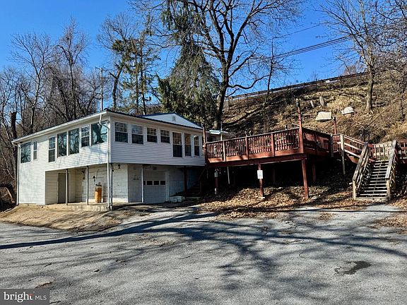 3rd image of 938 River Rd