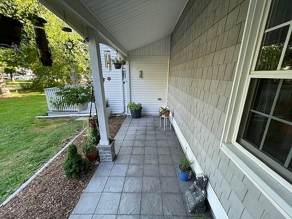 4th image of 37 Henri St