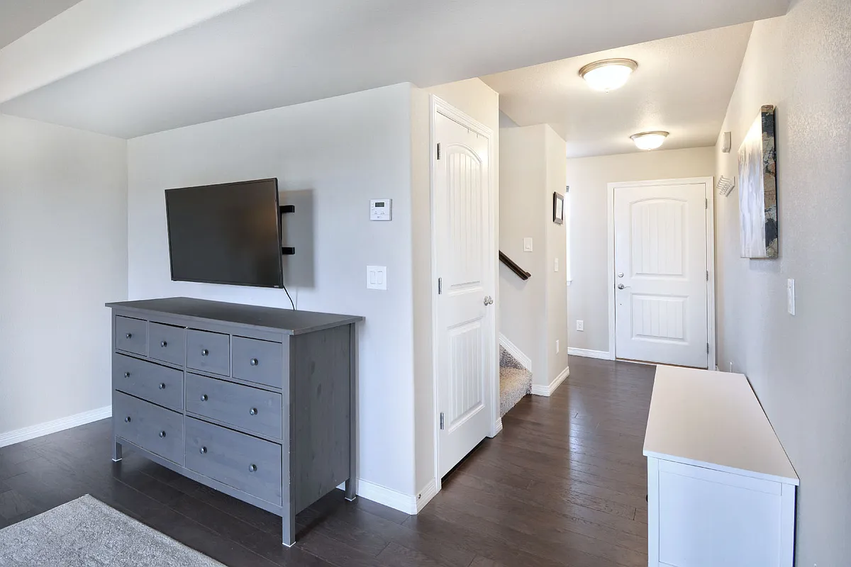 Building Photo - 6161 Mumford Dr