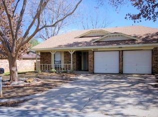 6225 Fernwood Dr, Arlington, TX 76001