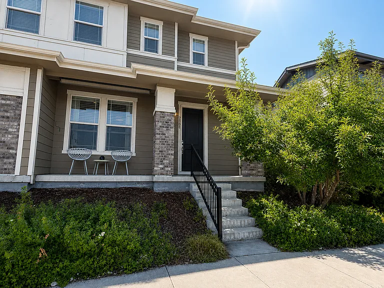 2808 N Macon Way — Photo 1