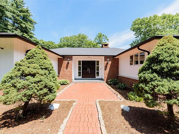 4th image of 10 Carrico Oaks Ct