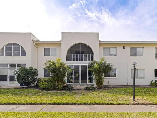 4480 Overlook Dr NE APT 12, Saint Petersburg, FL 33703