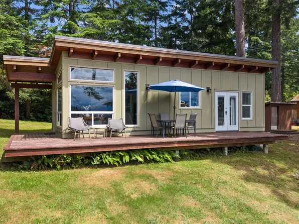 781 Cliff Rd, Quadra Island, BC V0P 1N0