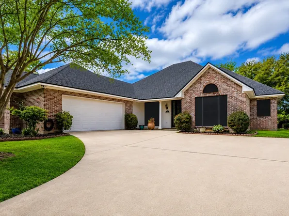 24 Waterbury Dr, Bossier City, LA 71111