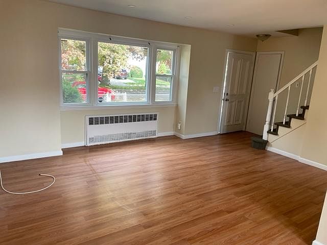 1st image of 395 Pershing Blvd