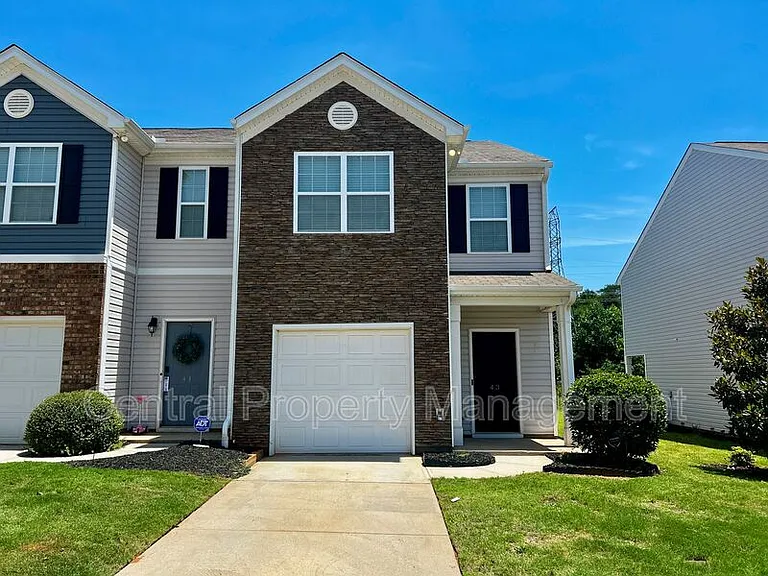 43 Moorlyn Ln — Photo 1