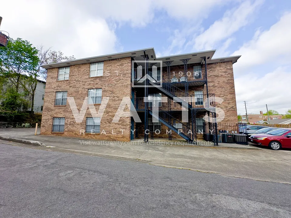 1143 14th Ave S