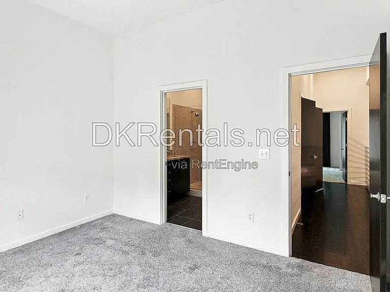201 S Howard St SE #3 — Photo 7