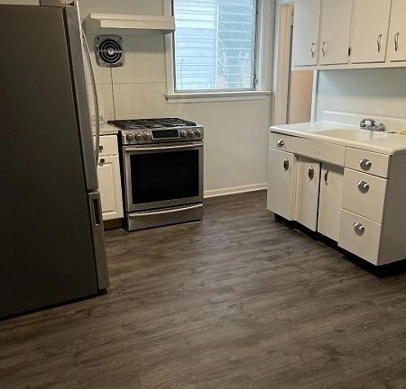 3rd image of 36 Edison St
