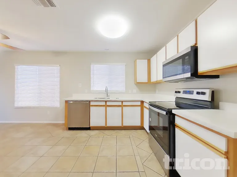 11934 N Olive St — Photo 7