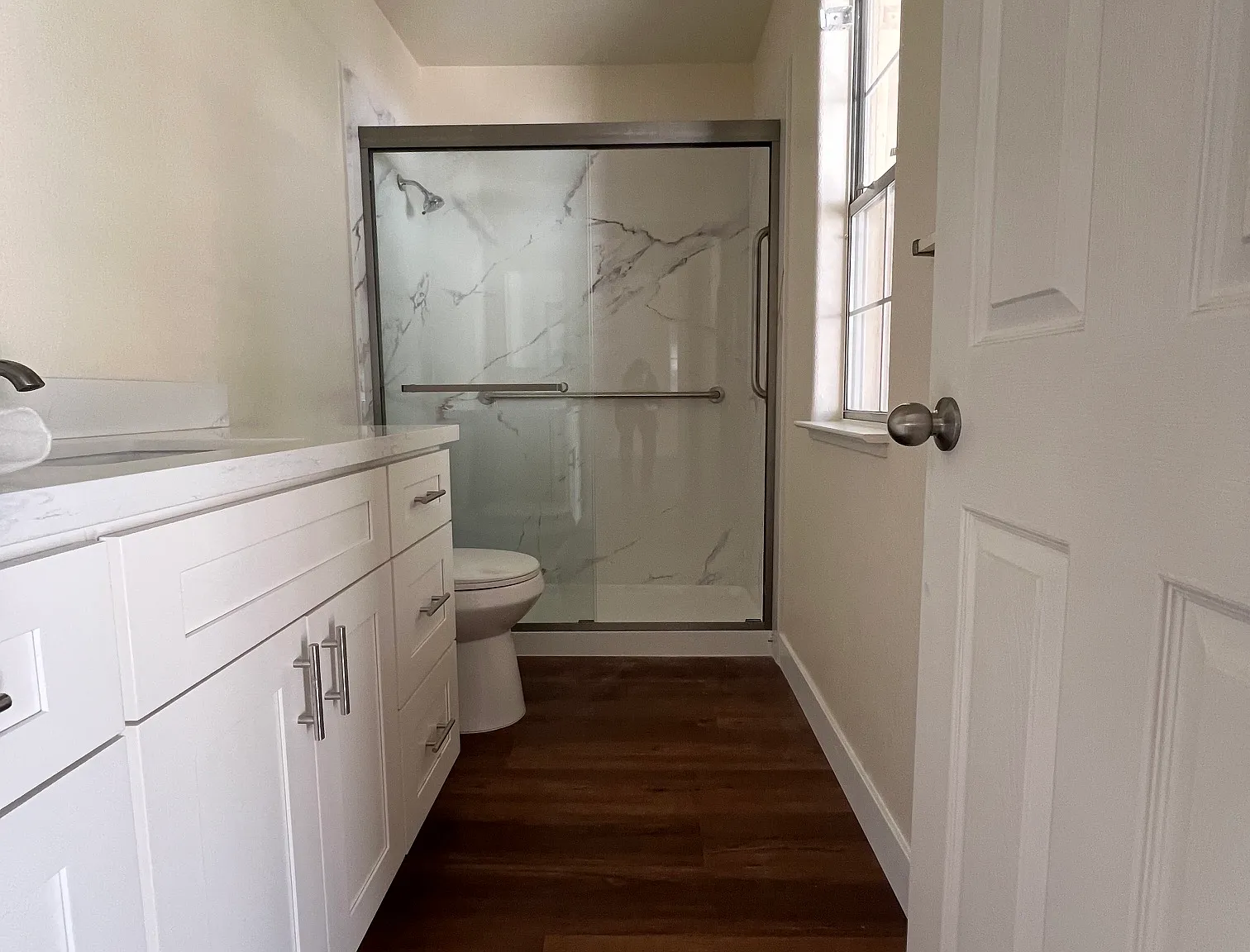 3 bed, 3.5 bath, 2010 sqft, $7,500 — Photo 3