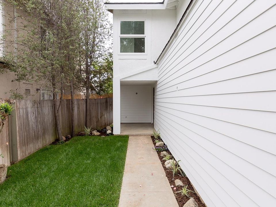 1st image of 1093 Glen Cir