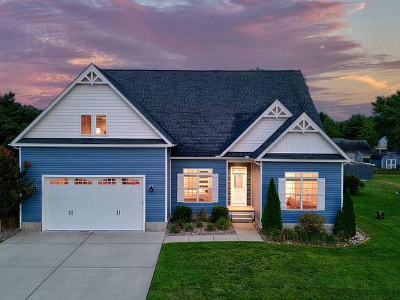 2nd image of 32664 Sand Dune Dr