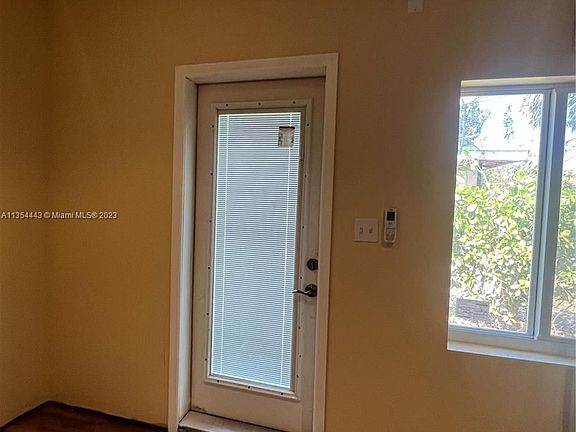 4th image of 18401 NE 21st Ave #0