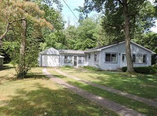 55646 Forest Beach Dr, Eau Claire, MI 49111