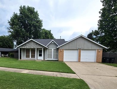 908 Bronze Medal Rd, Moore, OK, 73160