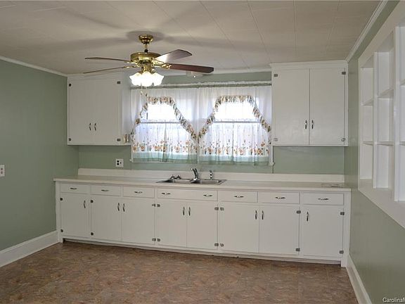 4th image of 101 Harris Dr #8