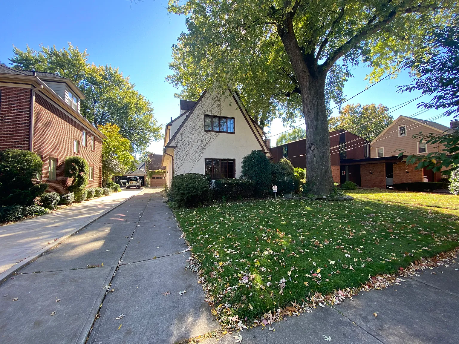 3 bed, 2.5 bath, 2460 sqft, $2,600 — Photo 1
