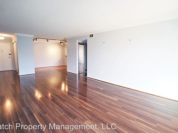 4th image of 1300 Army Navy Dr APT 203