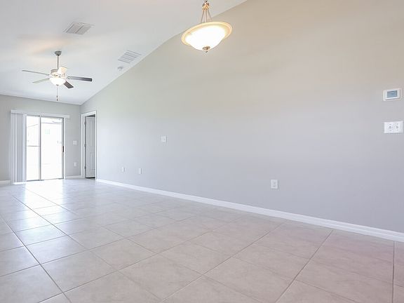 3rd image of 6983 King Creek Dr