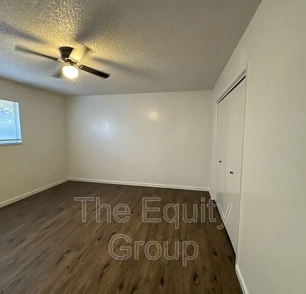 148 S Peppertree St — Photo 18
