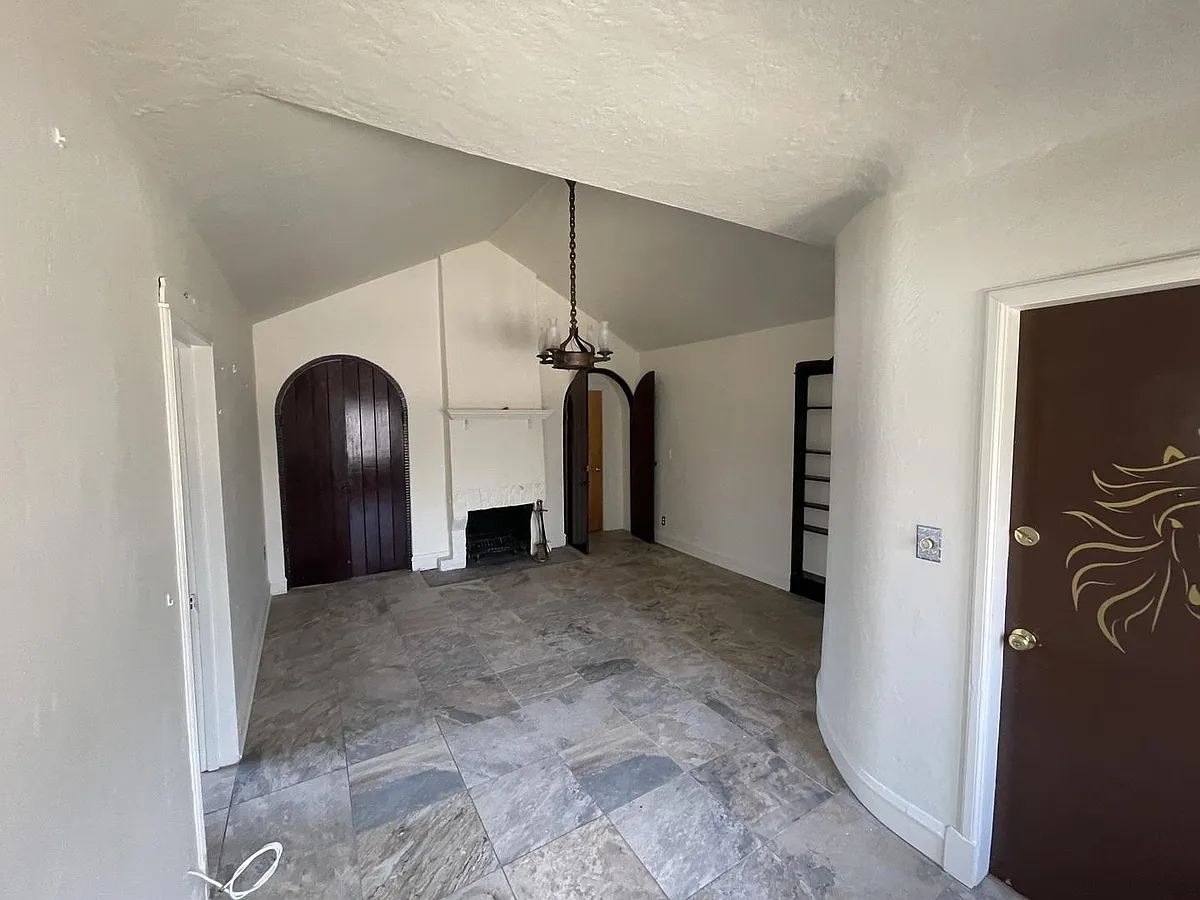 Building Photo - 1151 Saint Johns Ave #E