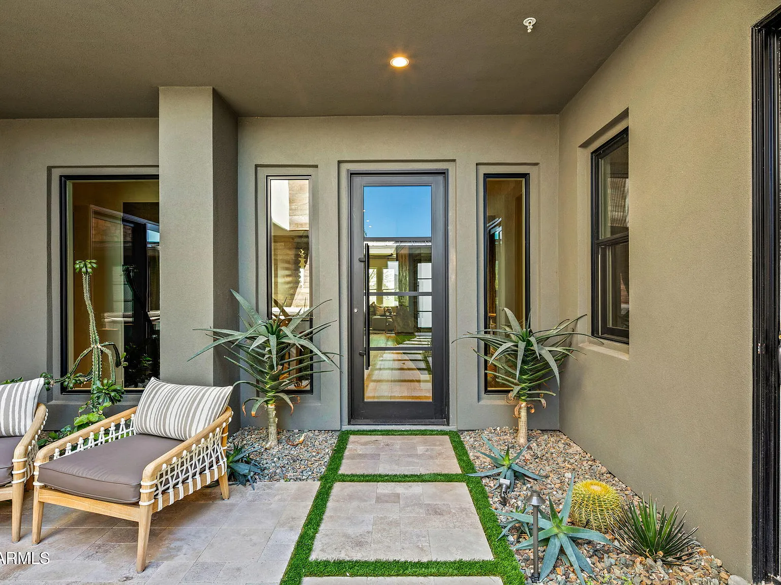 3 bed, 3.5 bath, 2453 sqft, $8,000 — Photo 3