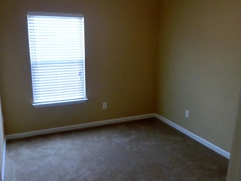 15713 Lakepoint Forest Dr — Photo 31