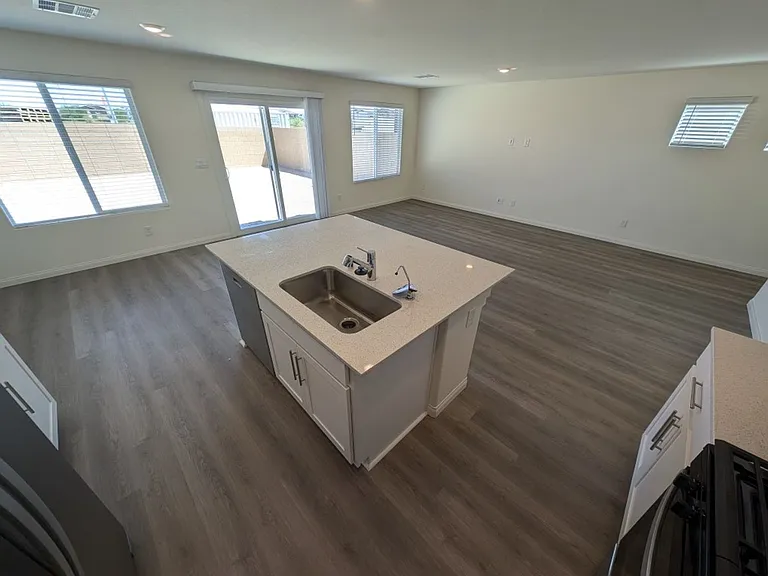 5658 Mesa Sedona St — Photo 9