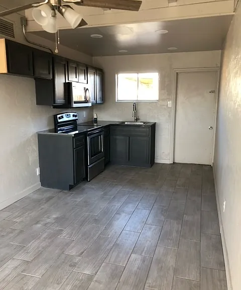645 S 21st Ave #4 — Photo 1