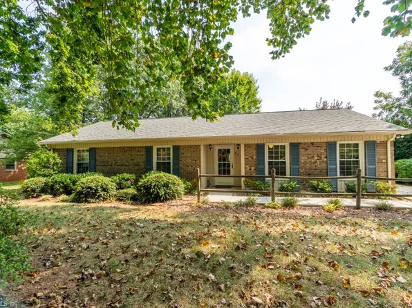 201 Orange Dr, Elon, NC 27244