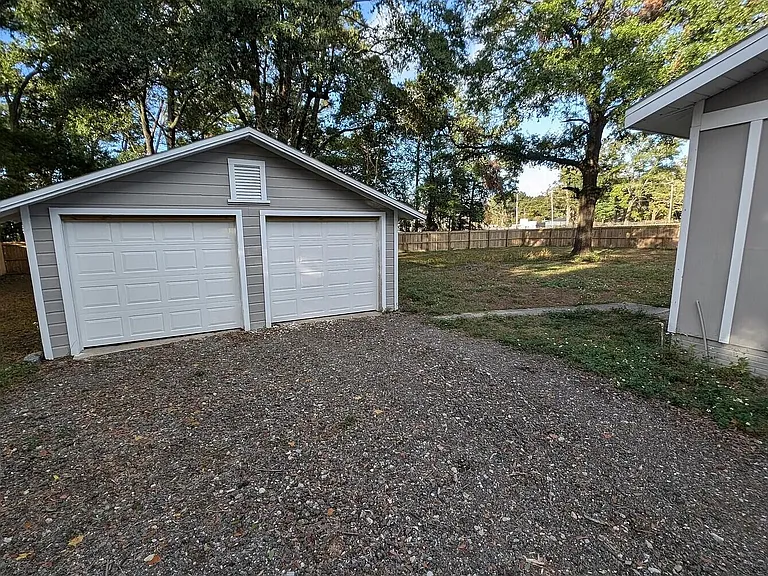 1088 Mapoles St — Photo 12