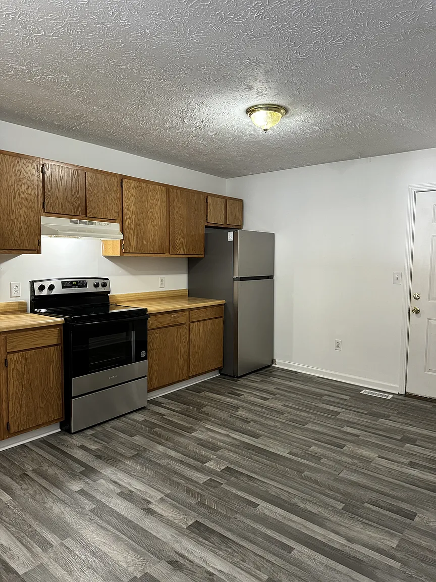 10 Martin Dr photo 1