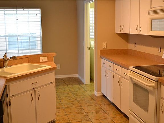 5th image of 4421 Northampton Dr