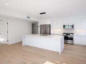 65 L St