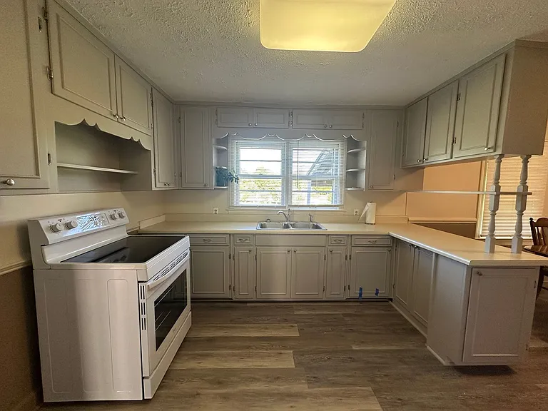 3564 Wards Rd — Photo 9