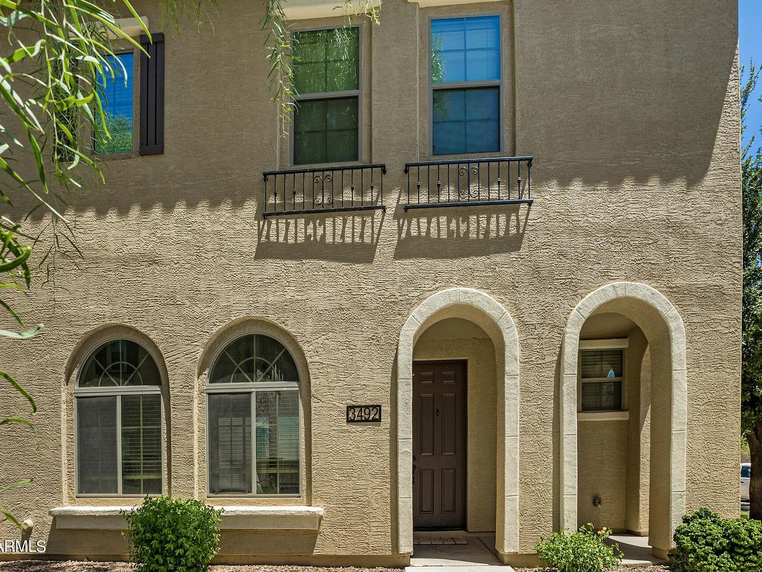 3 bed, 2.5 bath, 2105 sqft, $2,400 — Photo 3
