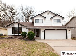 4423 Amos Gates Dr, Bellevue, NE 68123