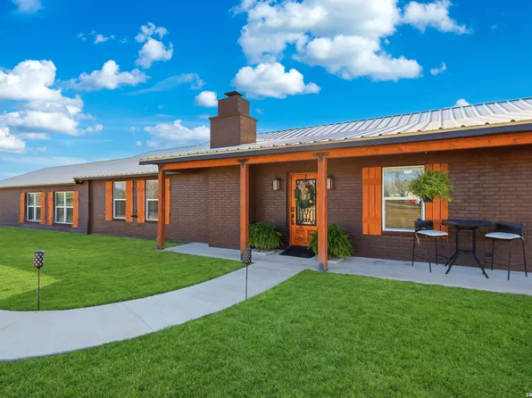 280 County Road 322, La Vernia, TX 78121