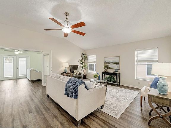 4th image of 17984 SE 89th Rothway Ct