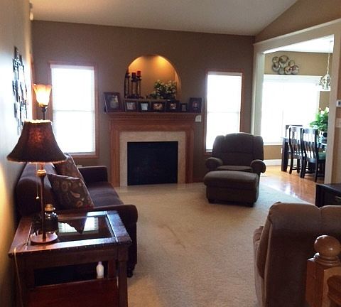 Livingroom looking from foye