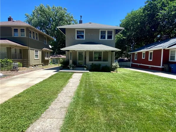 687 28th St, Des Moines, IA 50312